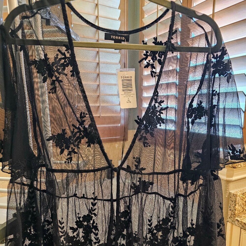 NWT, Torrid Sheer Black Top, Size 1X (14/16)